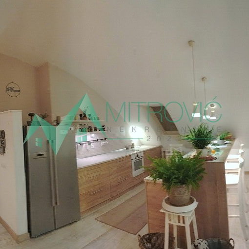 Petosoban stan na prodaju, Grbavica, Novi Sad, 239m², 813.700 €
