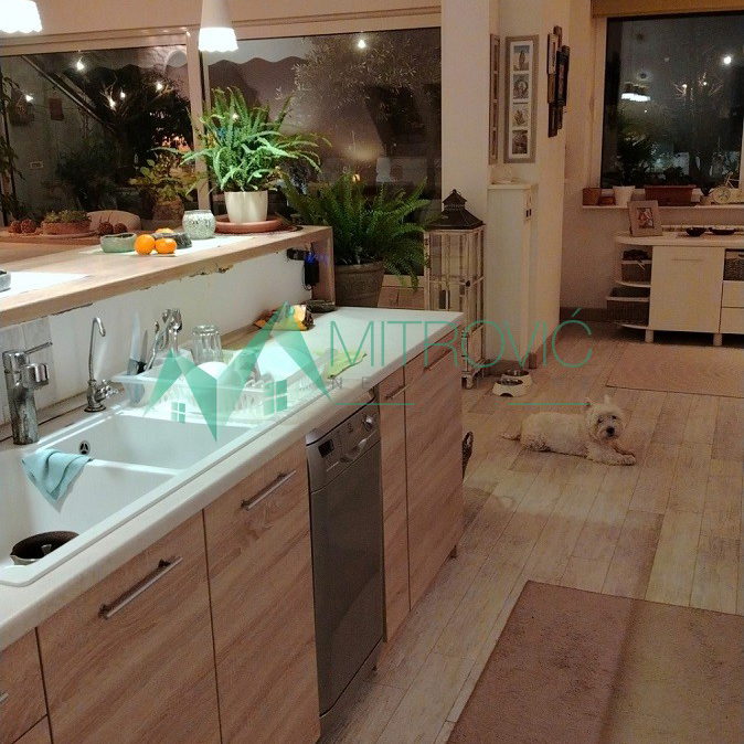 Petosoban stan na prodaju, Grbavica, Novi Sad, 239m², 813.700 €