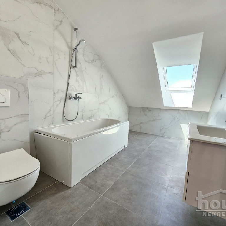 Petosoban stan na prodaju, Grbavica, Novi Sad, 185m², 7. sprat, 555.000 €
