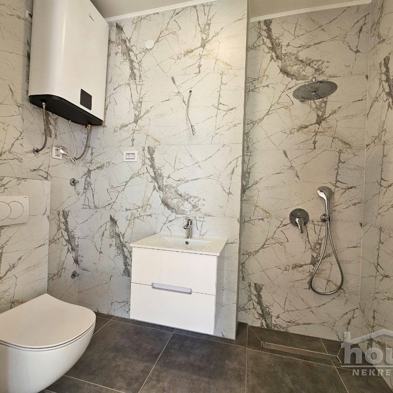 Petosoban stan na prodaju, Grbavica, Novi Sad, 185m², 7. sprat, 555.000 €