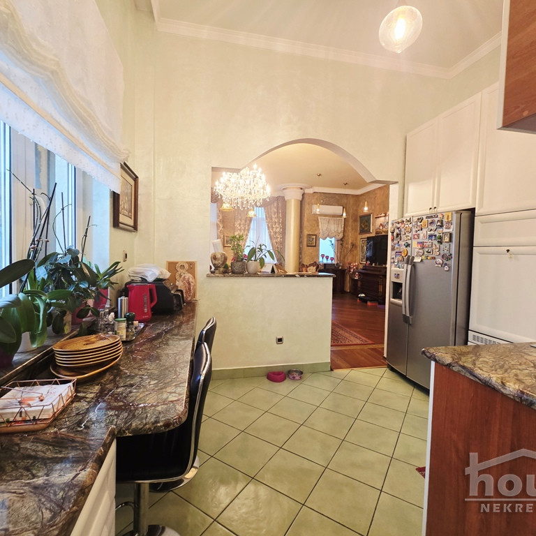 Petosoban stan na prodaju, Grbavica, Novi Sad, 359m², 6. sprat, 628.000 €