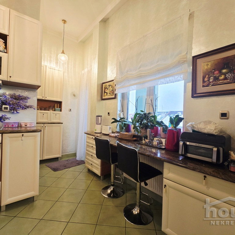 Petosoban stan na prodaju, Grbavica, Novi Sad, 359m², 6. sprat, 628.000 €