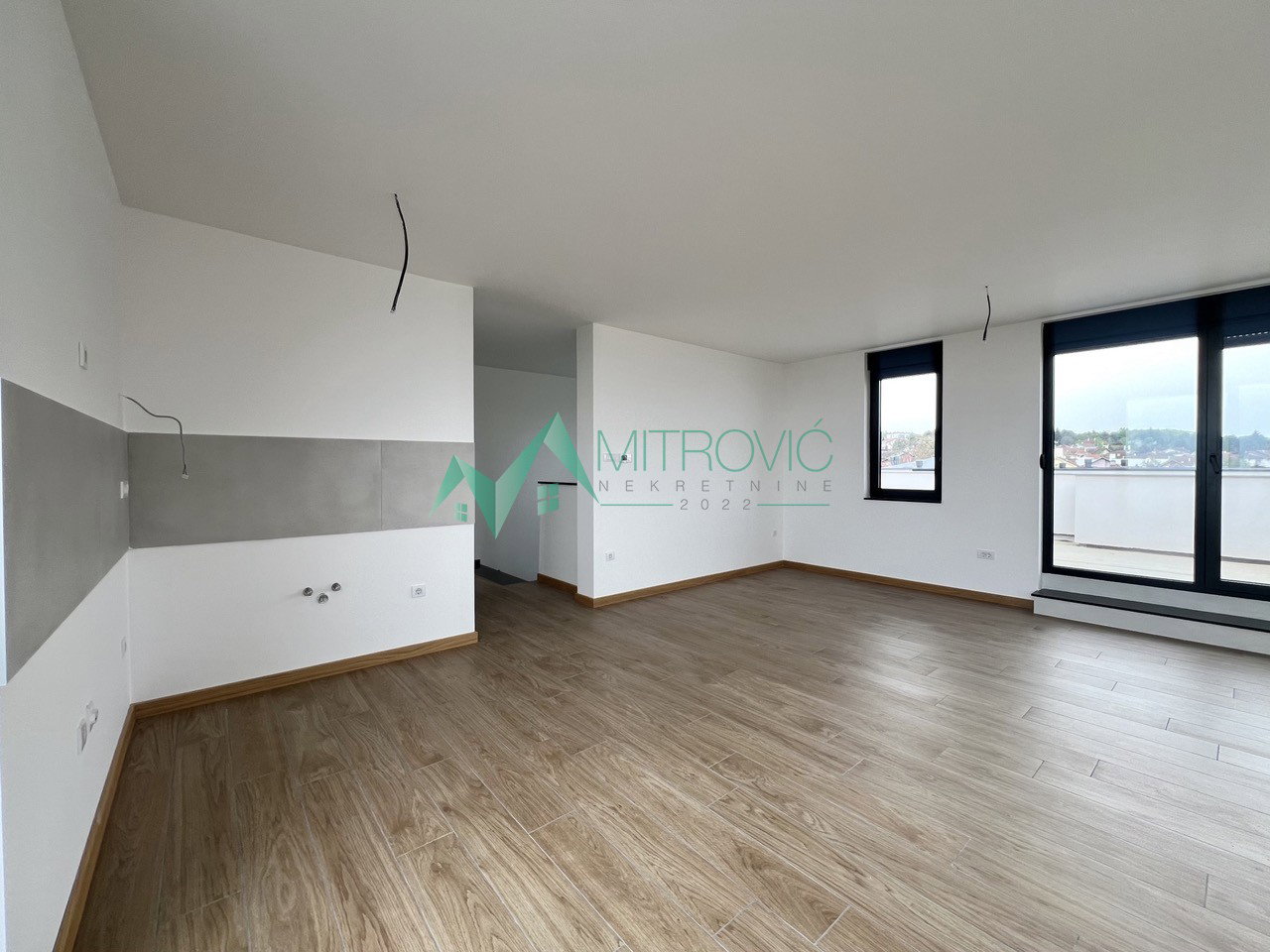 stanovi-5-pe-miSeluk-1003424-bkndv Petosoban stan na prodaju, Sremska Kamenica, Novi Sad, 143m², 356.500 €