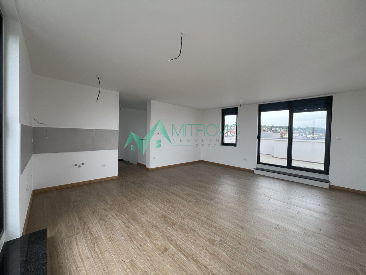 stanovi-5-pe-miSeluk-1003424-ohzam Petosoban stan na prodaju, Sremska Kamenica, Novi Sad, 143m², 356.500 €