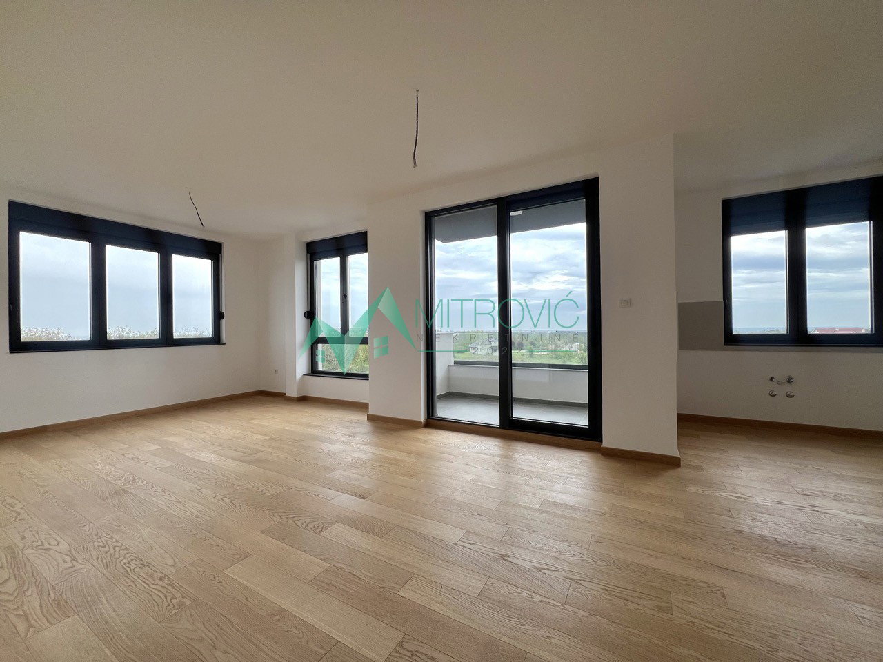stanovi-5-pe-miSeluk-1003424-pauia Petosoban stan na prodaju, Sremska Kamenica, Novi Sad, 143m², 356.500 €