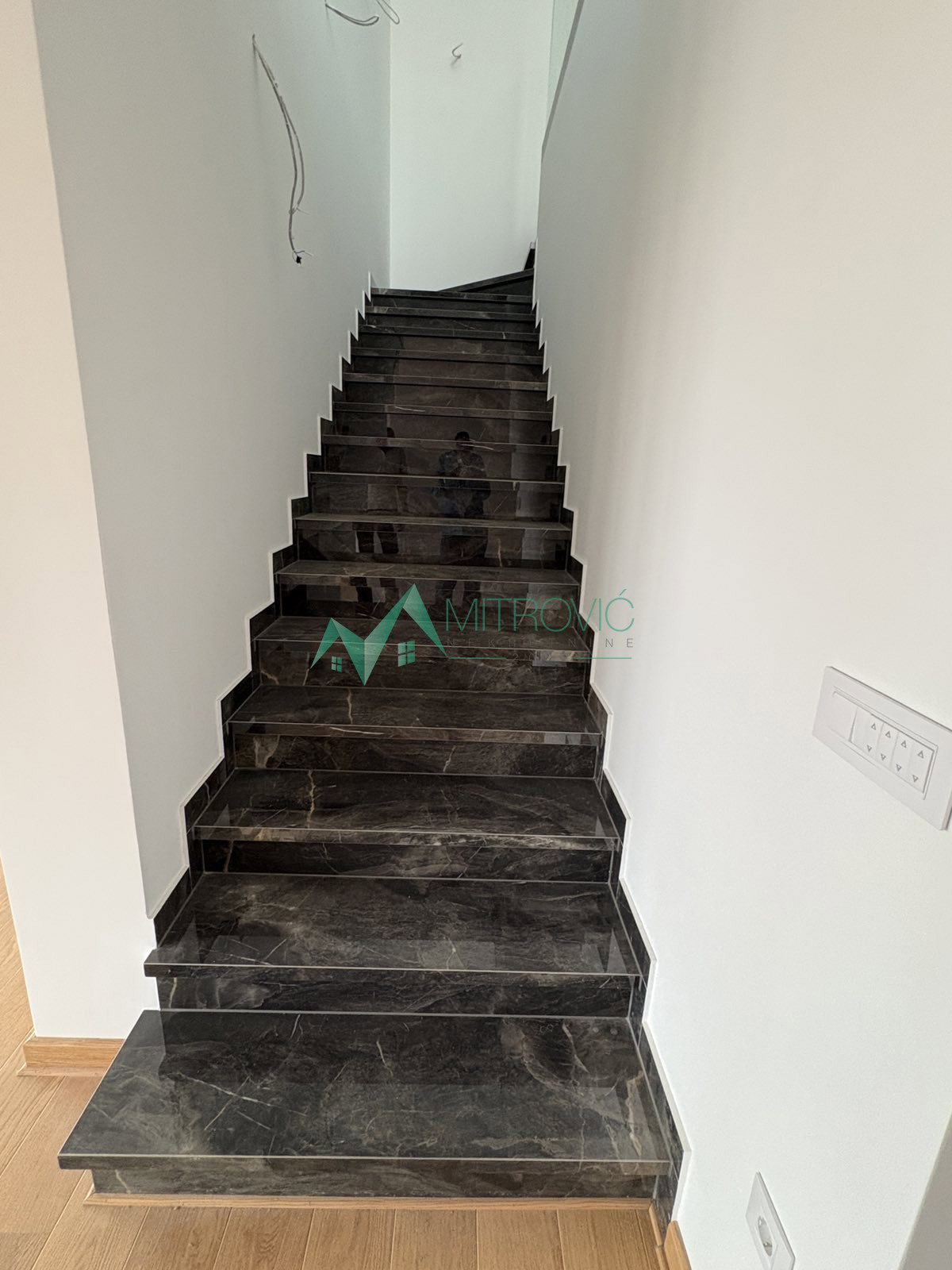 Petosoban stan na prodaju, Podbara, Novi Sad, 121m², 566.500 €