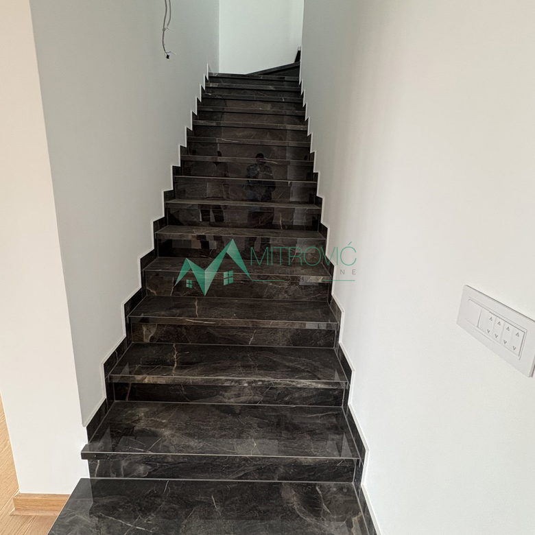 Petosoban stan na prodaju, Podbara, Novi Sad, 121m², 566.500 €