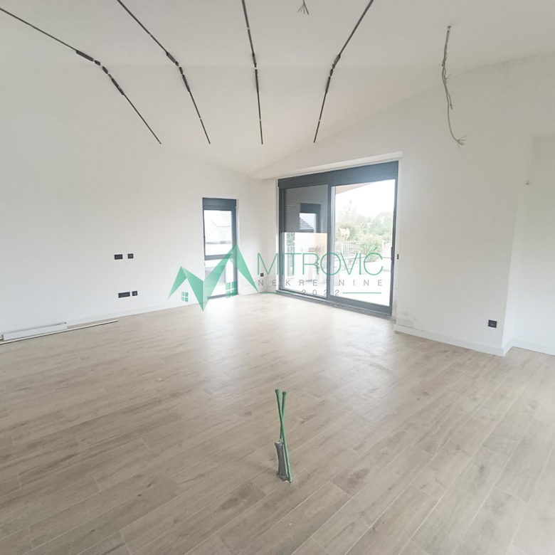 Stan Prodaja Novi Sad  183 m2