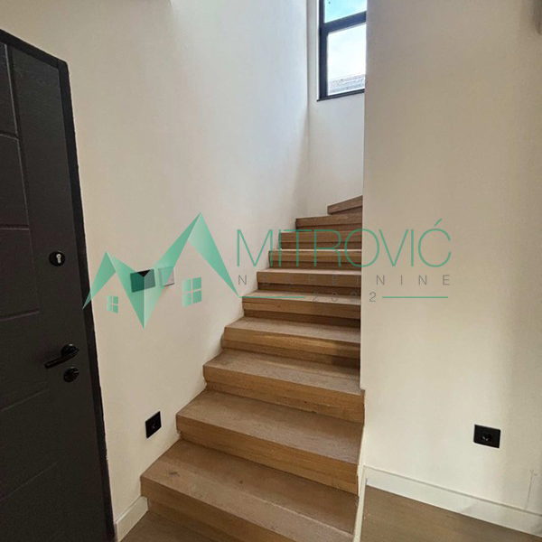 Petosoban stan na prodaju, Telep, Novi Sad, 159m², 475.860 €
