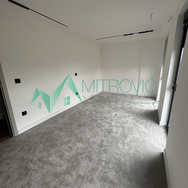 Petosoban stan na prodaju, Telep, Novi Sad, 159m², 475.860 €