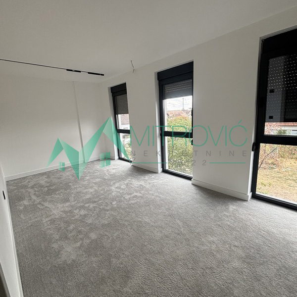 Petosoban stan na prodaju, Telep, Novi Sad, 159m², 475.860 €