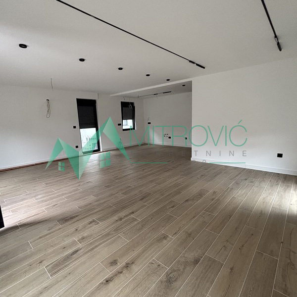 Petosoban stan na prodaju, Telep, Novi Sad, 159m², 475.860 €
