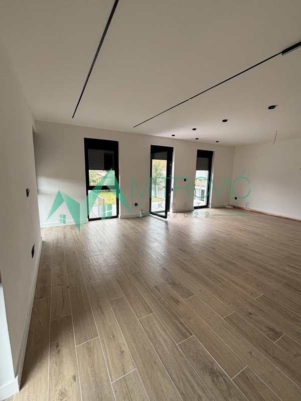 stanovi-5-pr-telep-1004220-lf9el Petosoban stan na prodaju, Telep, Novi Sad, 159m², 475.860 €