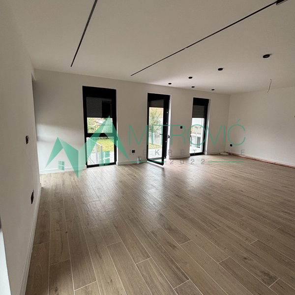 Petosoban stan na prodaju, Telep, Novi Sad, 159m², 475.860 €
