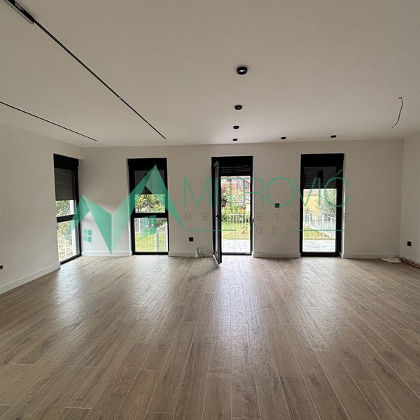 Petosoban stan na prodaju, Telep, Novi Sad, 159m², 475.860 €
