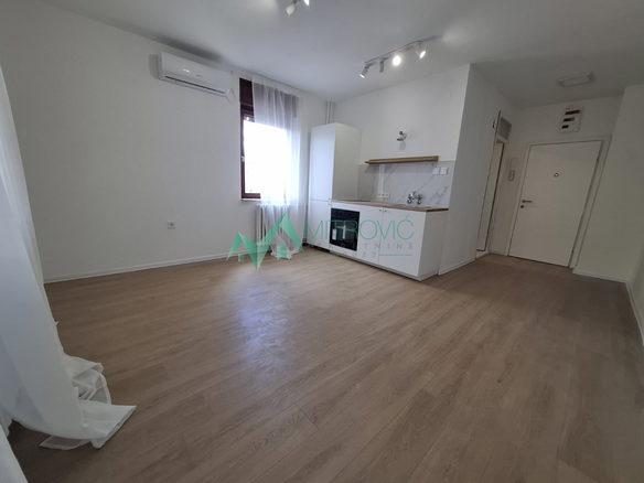 Stan Prodaja Novi Sad  30 m2