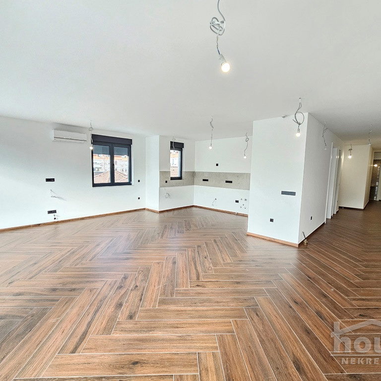Petosoban stan na prodaju, Bistrica, Novi Sad, 165m², 1. sprat, 442.530 €