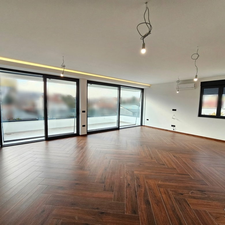 Stan Prodaja Novi Sad  165 m2
