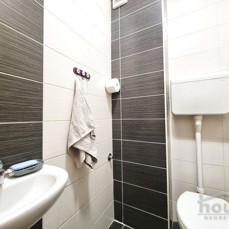 Petosoban stan na prodaju, Nova Detelinara, Novi Sad, 120m², 3. sprat, 200.000 €
