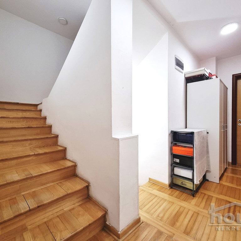 Petosoban stan na prodaju, Nova Detelinara, Novi Sad, 120m², 3. sprat, 200.000 €