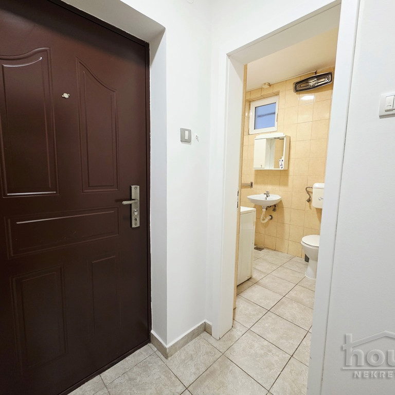 Garsonjera na prodaju, Petrovaradin, Novi Sad, 25m², Prizemlje, 70.000 €