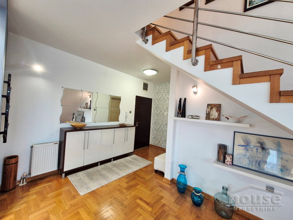 Višesoban stan na prodaju, Centar, Novi Sad, 144m², 6. sprat, 432.000 €