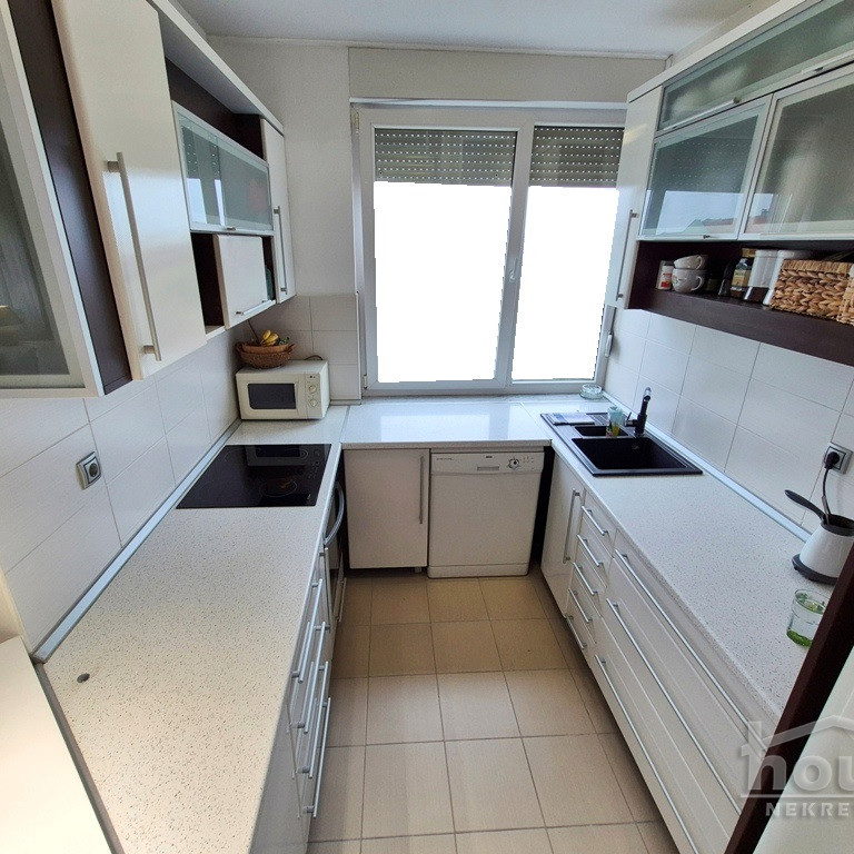 Stan Prodaja Novi Sad  144 m2
