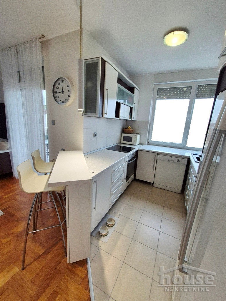 Stan Prodaja Novi Sad  144 m2