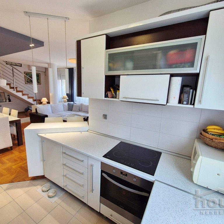 Višesoban stan na prodaju, Centar, Novi Sad, 144m², 6. sprat, 432.000 €