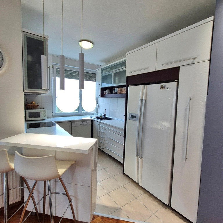 Stan Prodaja Novi Sad  144 m2