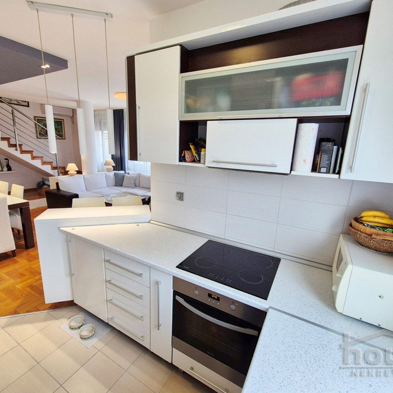 Višesoban stan na prodaju, Centar, Novi Sad, 144m², 6. sprat, 432.000 €
