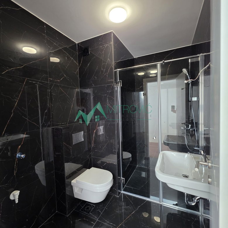Višesoban stan na prodaju, Telep, Novi Sad, 136m², 378.216 €