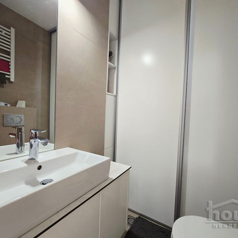 Višesoban stan na prodaju, Centar, Novi Sad, 352m², 5. sprat, 1.573.840 €