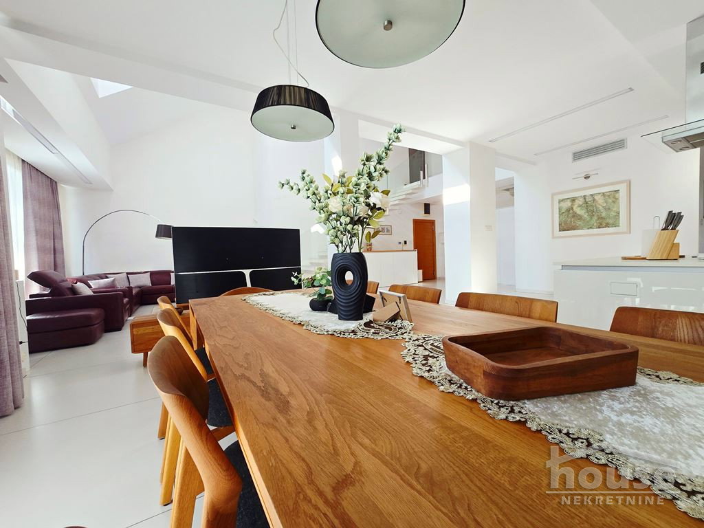 Višesoban stan na prodaju, Centar, Novi Sad, 352m², 5. sprat, 1.573.840 €