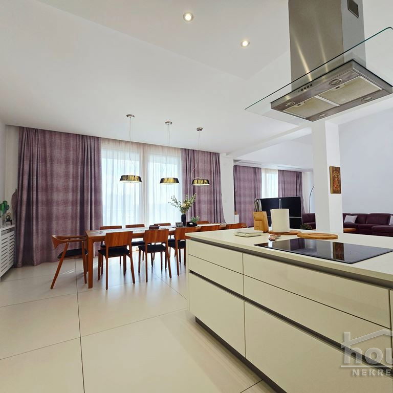 Višesoban stan na prodaju, Centar, Novi Sad, 352m², 5. sprat, 1.573.840 €