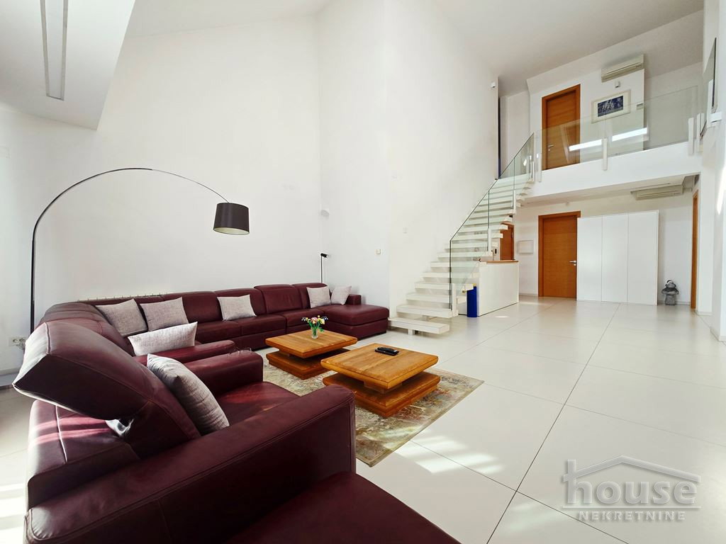 Stan Prodaja Novi Sad  352 m2