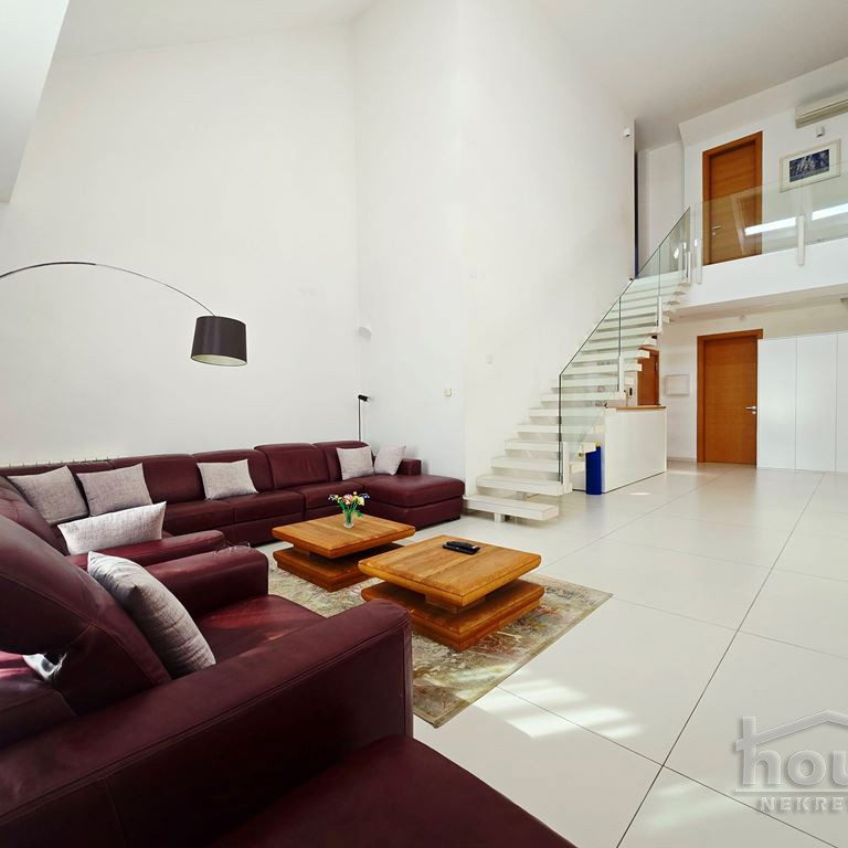 Stan Prodaja Novi Sad  352 m2