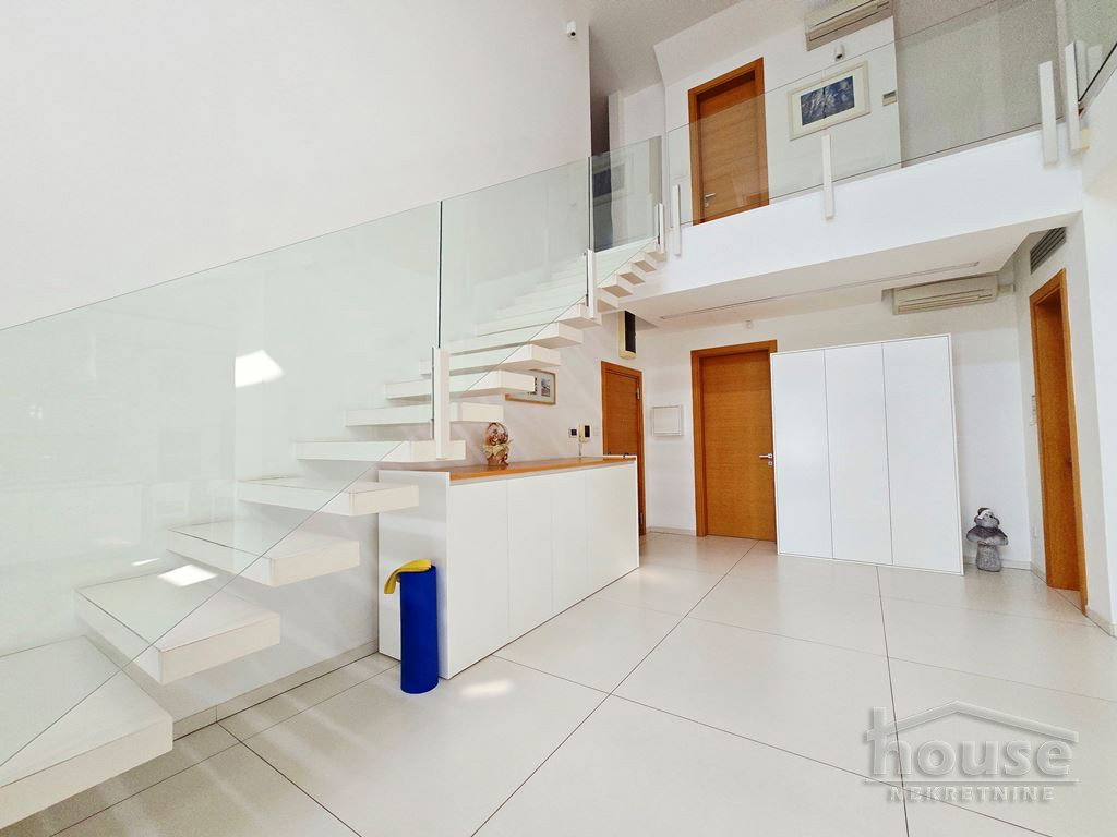 Višesoban stan na prodaju, Centar, Novi Sad, 352m², 5. sprat, 1.573.840 €