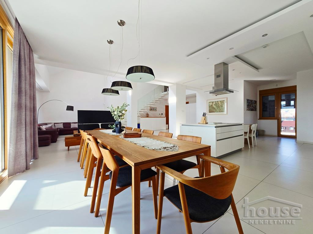 Višesoban stan na prodaju, Centar, Novi Sad, 352m², 5. sprat, 1.573.840 €
