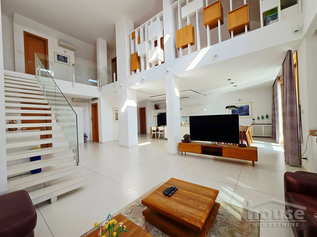 Stan Prodaja Novi Sad  352 m2