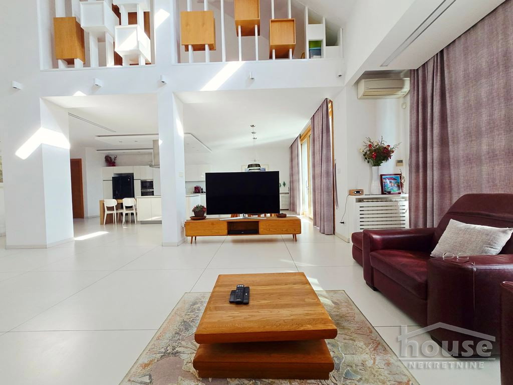 Stan Prodaja Novi Sad  352 m2