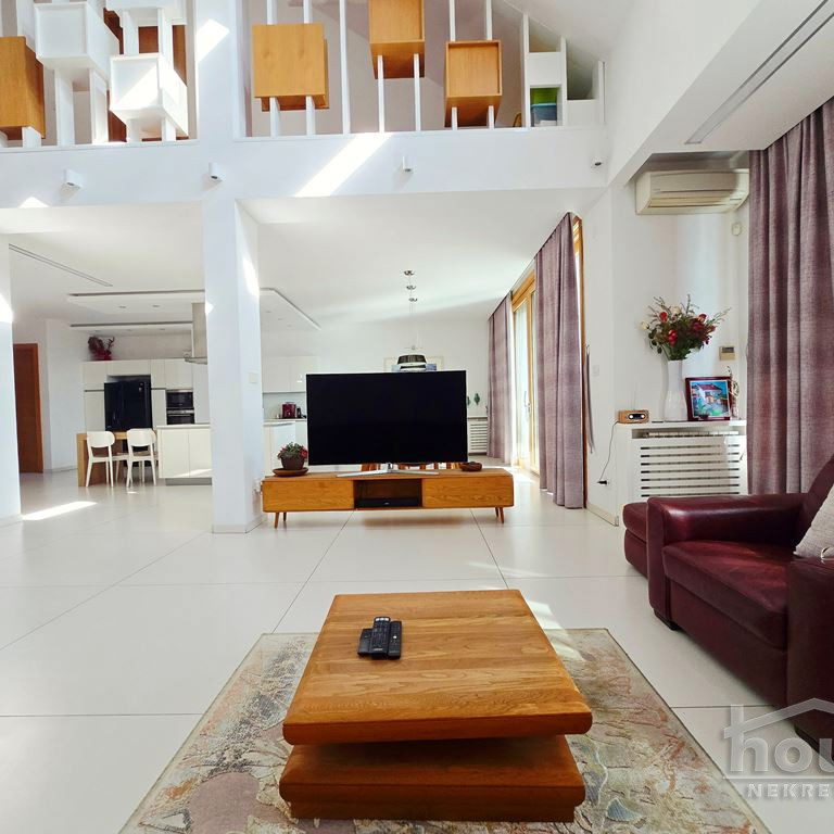 Stan Prodaja Novi Sad  352 m2