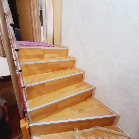 Trosoban stan na prodaju, Centar, Novi Sad, 76m², 3. sprat, 185.400 €