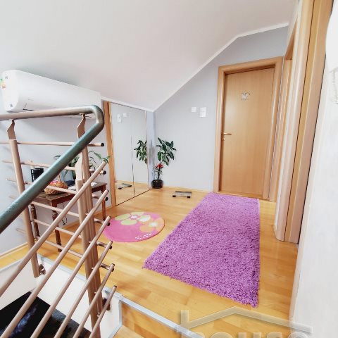 Trosoban stan na prodaju, Centar, Novi Sad, 76m², 3. sprat, 185.400 €