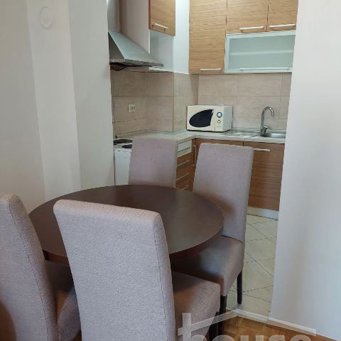 Stan Izdavanje Novi Sad  47 m2