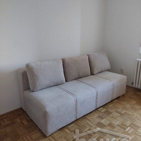 Stan Izdavanje Novi Sad  47 m2