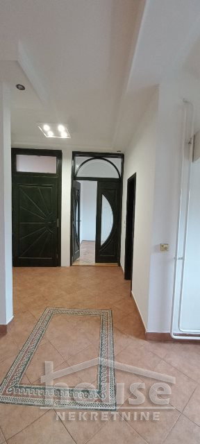 Kuća za izdavanje, Centar, Novi Sad, 260m², 2.500 €/mes