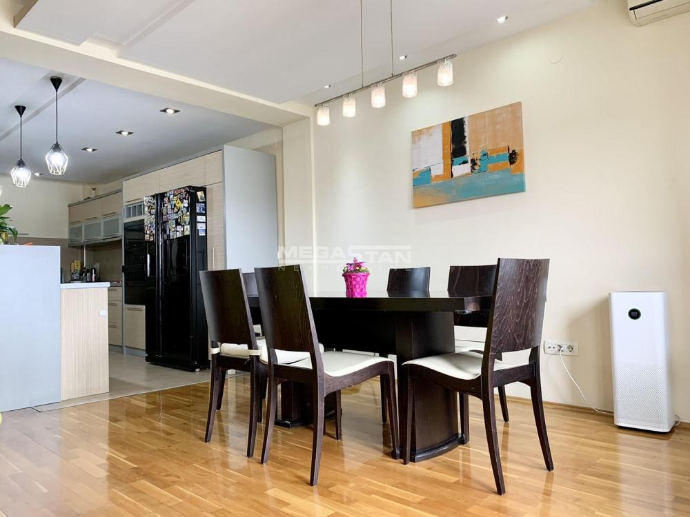 Četvorosoban stan na prodaju, Đeram Pijaca, Beograd, 157m², 375.000 €