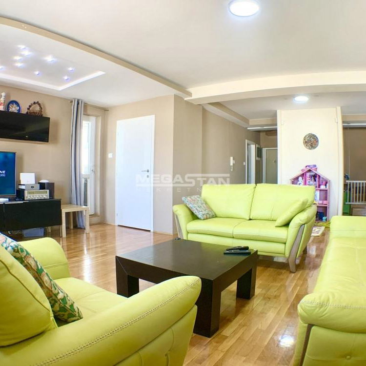 Četvorosoban stan na prodaju, Đeram Pijaca, Beograd, 157m², 375.000 €