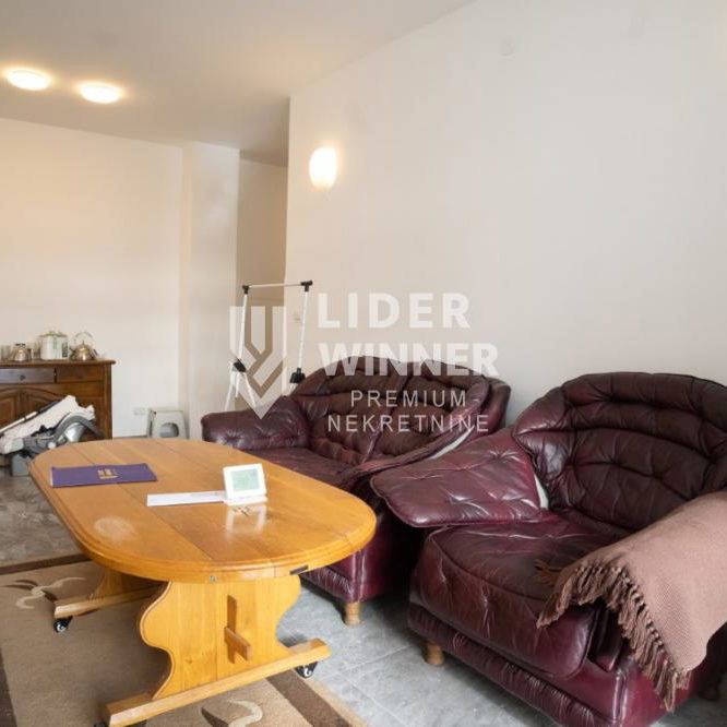 Trosoban stan na prodaju, Resnik, Beograd, 70m², 140.000 €